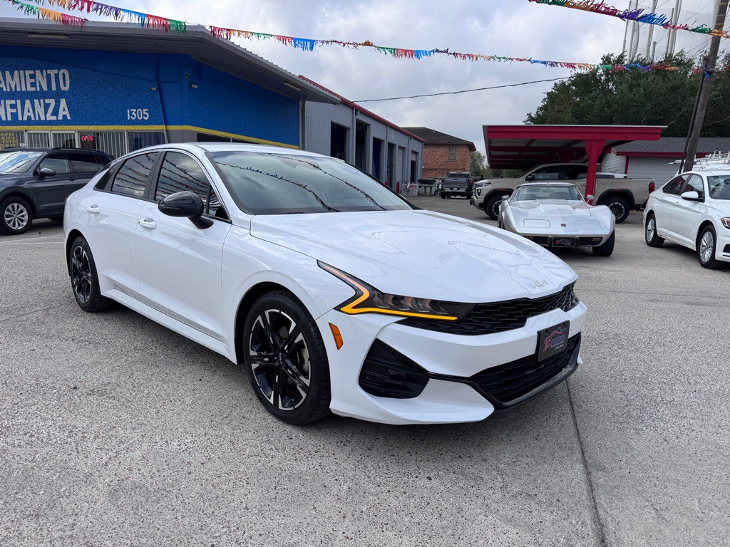 2023 Kia K5 Image 4