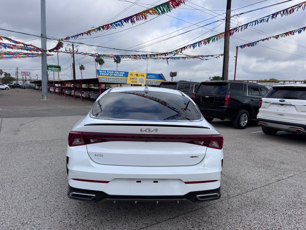 2023 Kia K5 Image 8