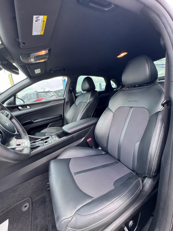 2023 Kia K5 Image 10