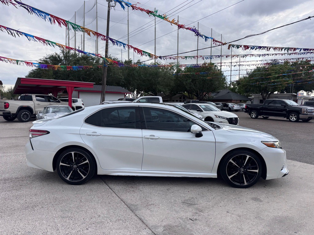 2018 Toyota Camry Image 3