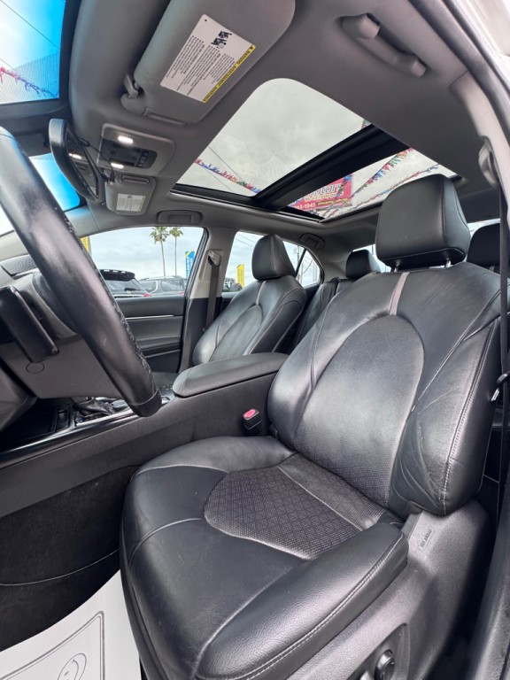 2018 Toyota Camry Image 10