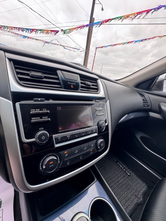 2018 Nissan Altima Image 8