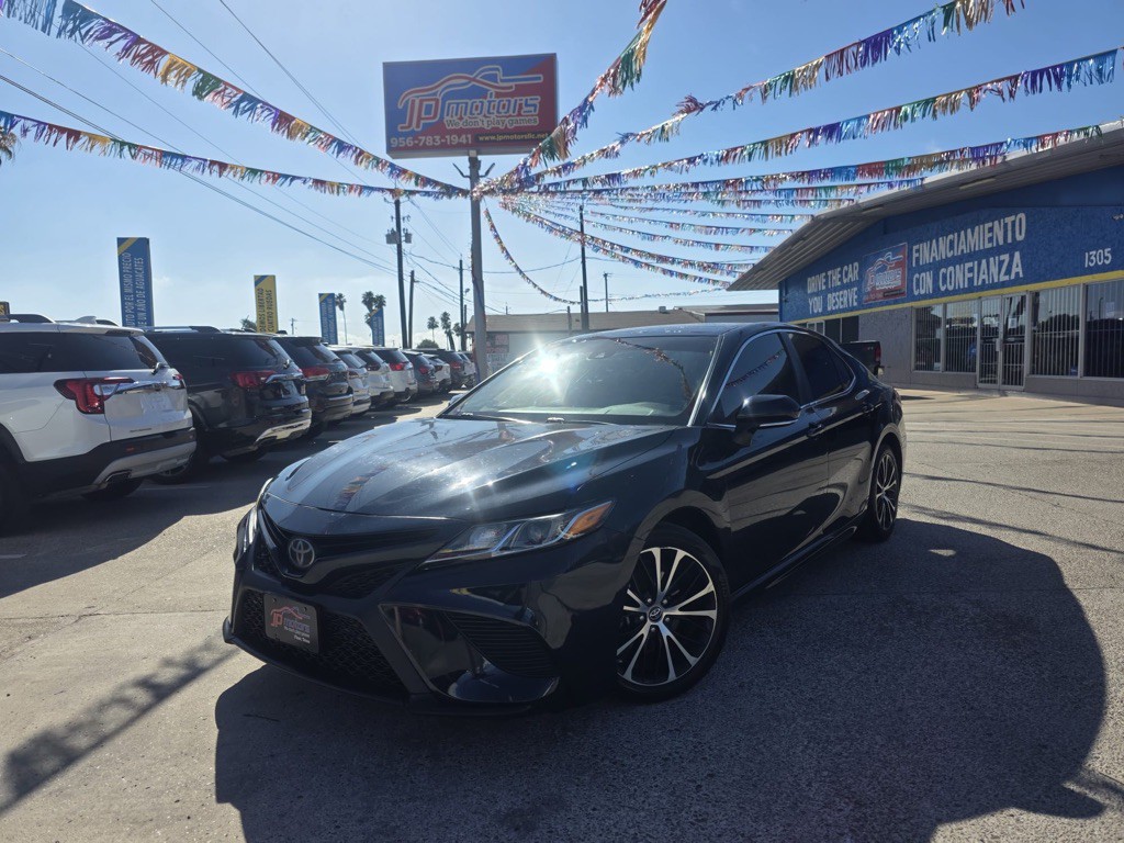 2019 Toyota Camry Image 1