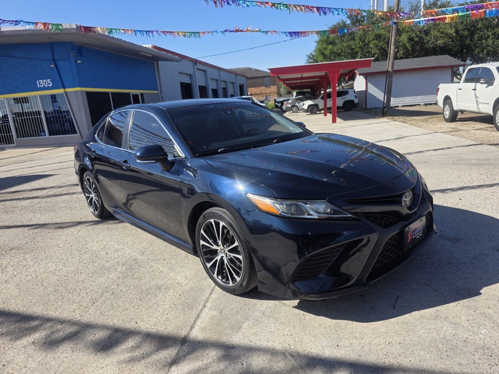 2019 Toyota Camry Image 3