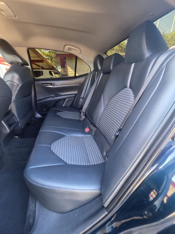 2019 Toyota Camry Image 10