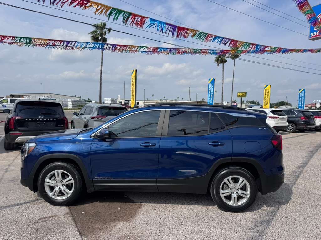 2022 GMC Terrain Image 2