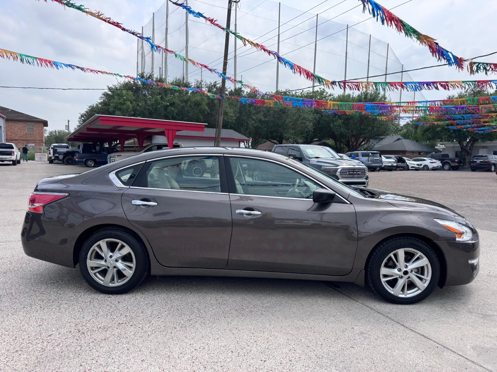 2015 Nissan Altima Image 2