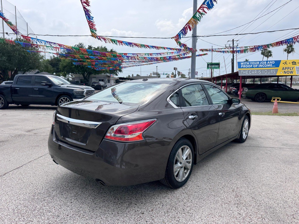 2015 Nissan Altima Image 4