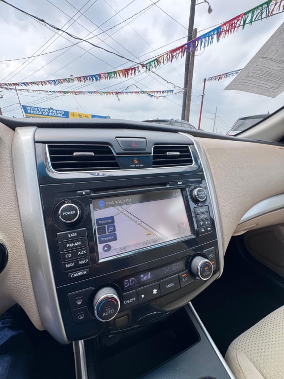 2015 Nissan Altima Image 11