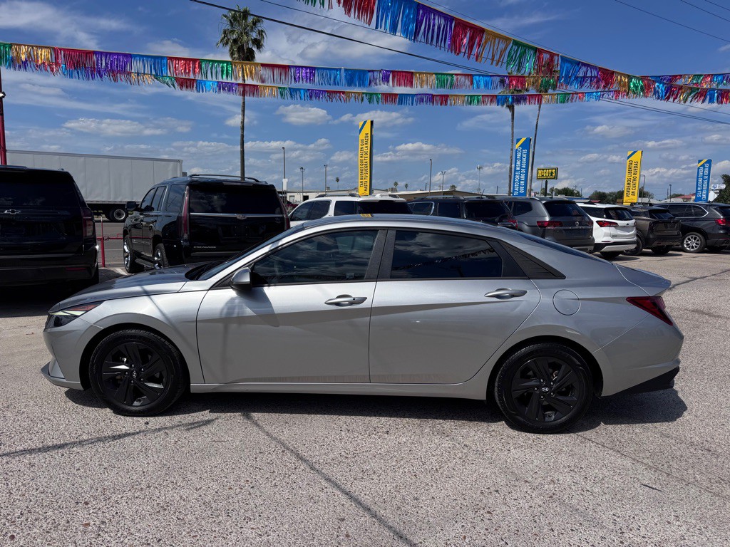 2021 Hyundai Elantra Image 3