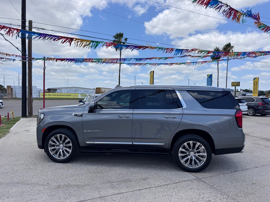 2021 GMC Yukon Image 2