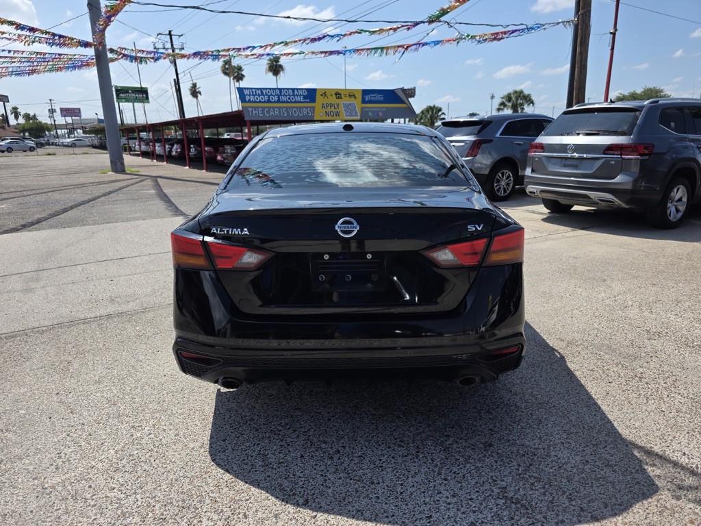 2019 Nissan Altima Image 8