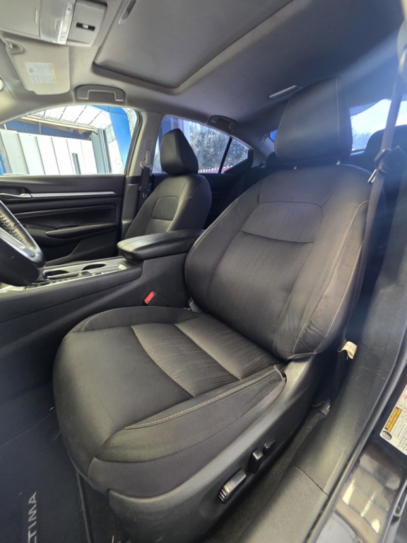 2019 Nissan Altima Image 9