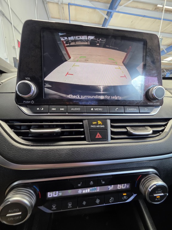 2019 Nissan Altima Image 12