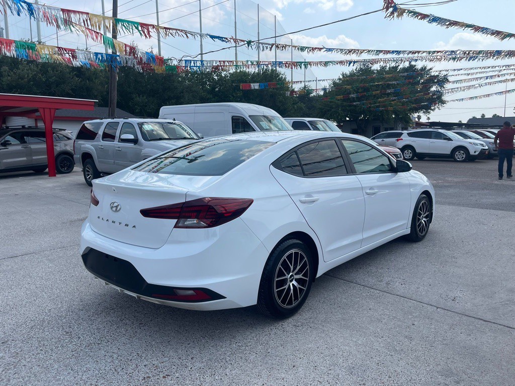 2019 Hyundai Elantra Image 4