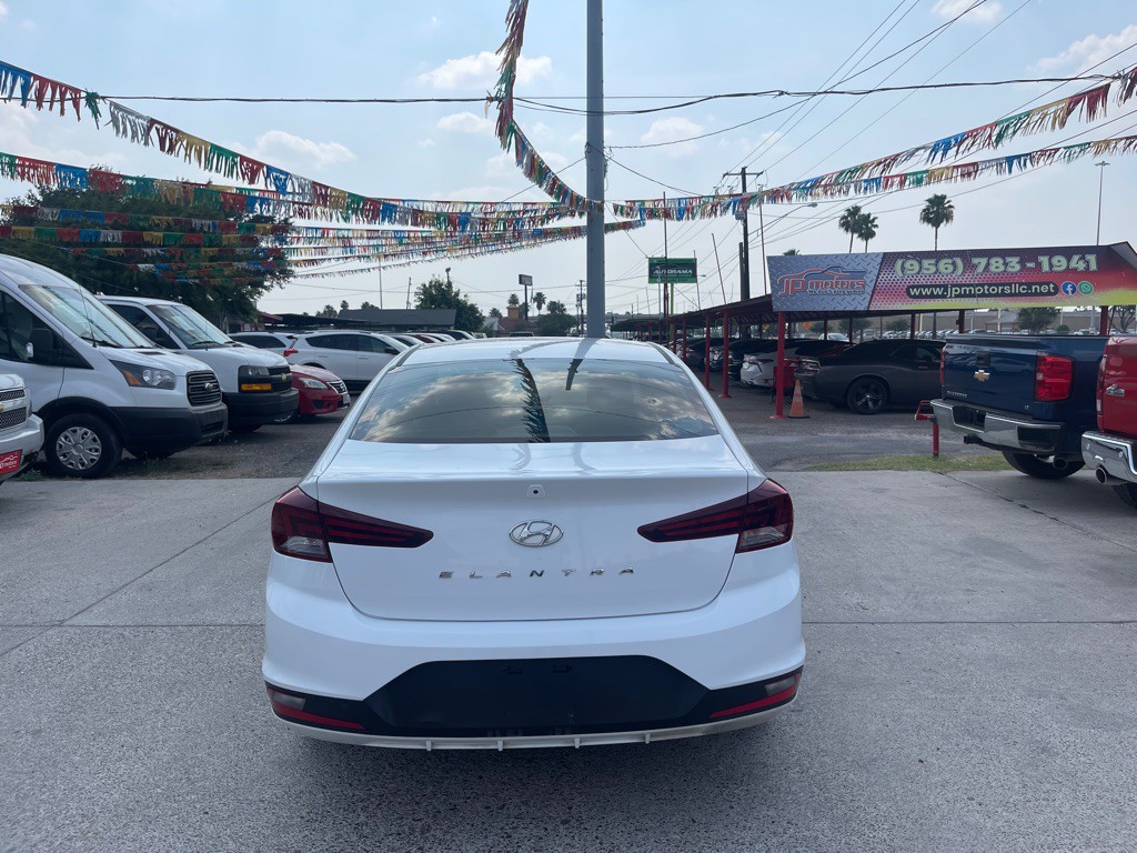 2019 Hyundai Elantra Image 19
