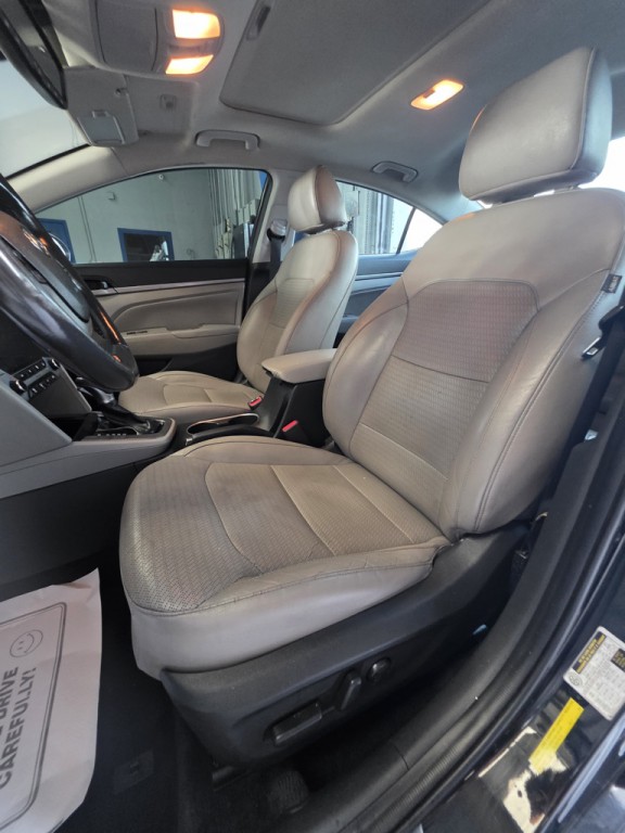 2018 Hyundai Elantra Image 9