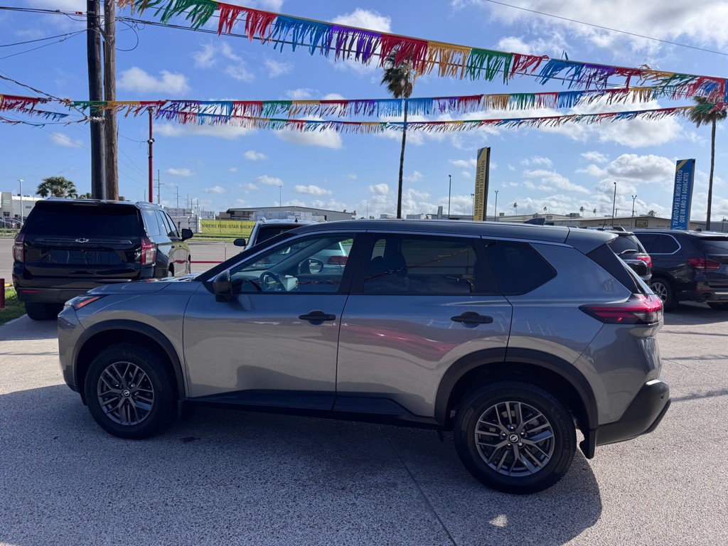 2021 Nissan Rogue Image 2