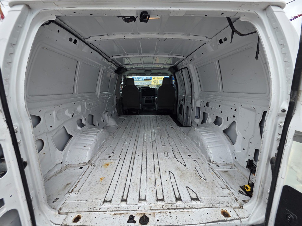 2013 Ford Econoline Image 11