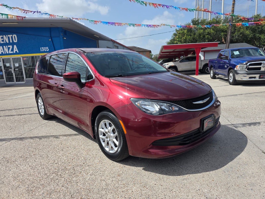 2017 Chrysler Pacifica Image 3
