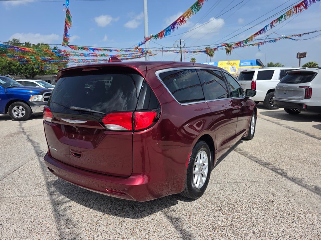 2017 Chrysler Pacifica Image 4