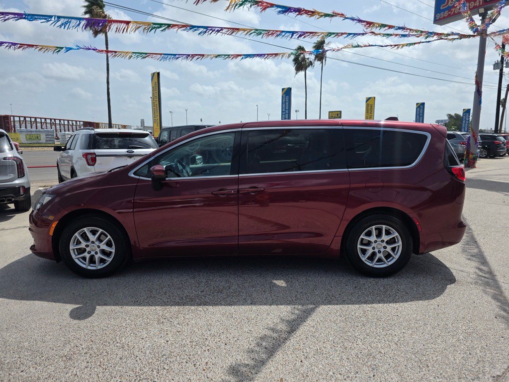 2017 Chrysler Pacifica Image 5