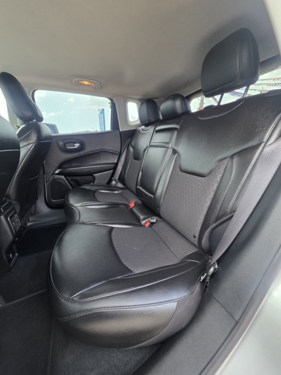 2020 Jeep Compass Image 9