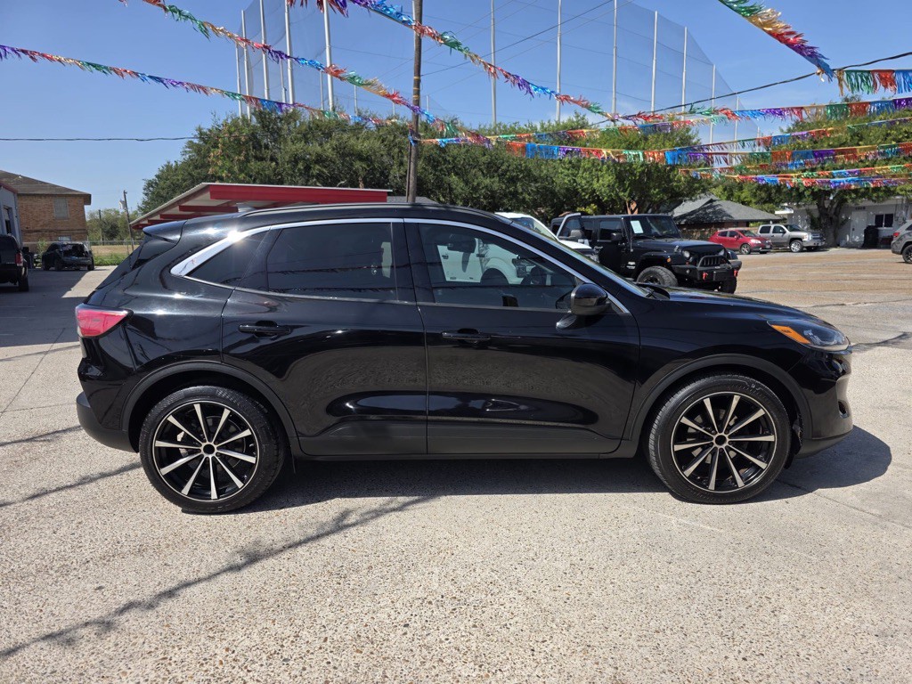 2021 Ford Escape Image 2