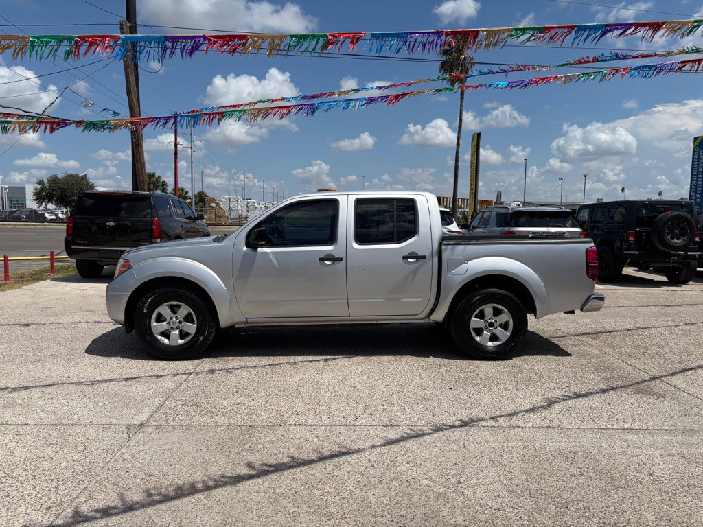 2013 Nissan Frontier Image 2