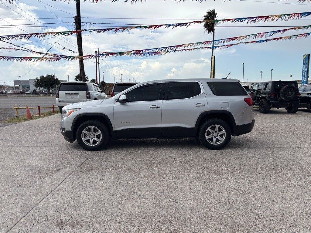 2017 GMC Acadia Image 2