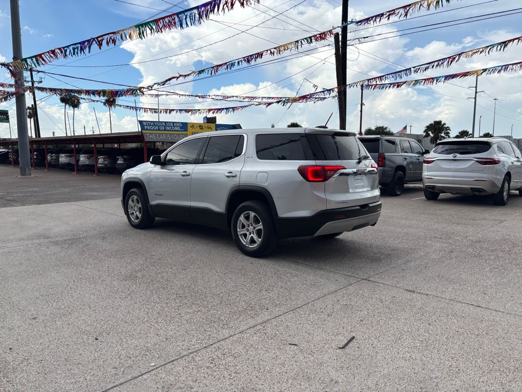 2017 GMC Acadia Image 4