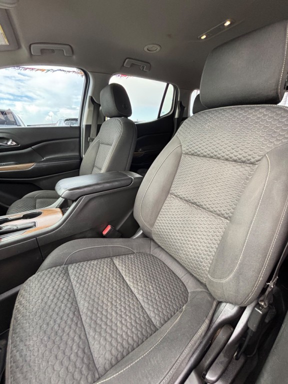 2017 GMC Acadia Image 8