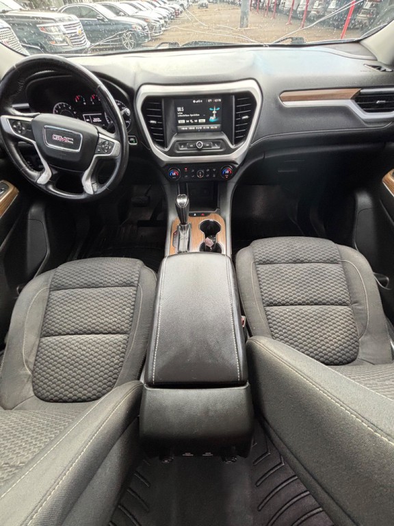 2017 GMC Acadia Image 11