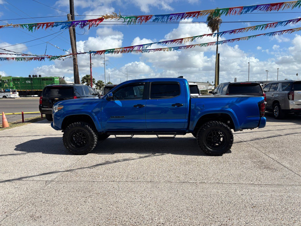 2016 Toyota Tacoma Image 2