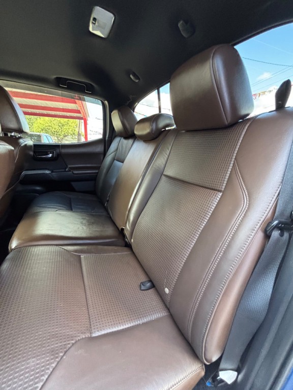 2016 Toyota Tacoma Image 10