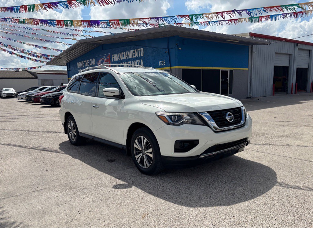 2018 Nissan Pathfinder Image 3