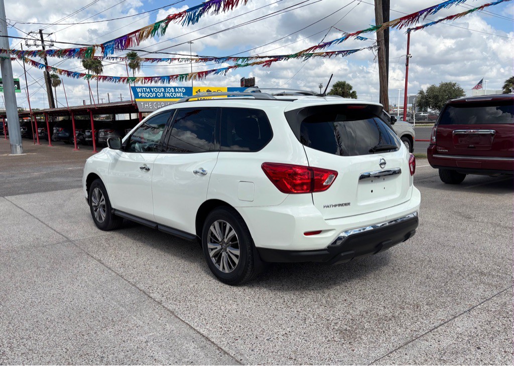 2018 Nissan Pathfinder Image 4