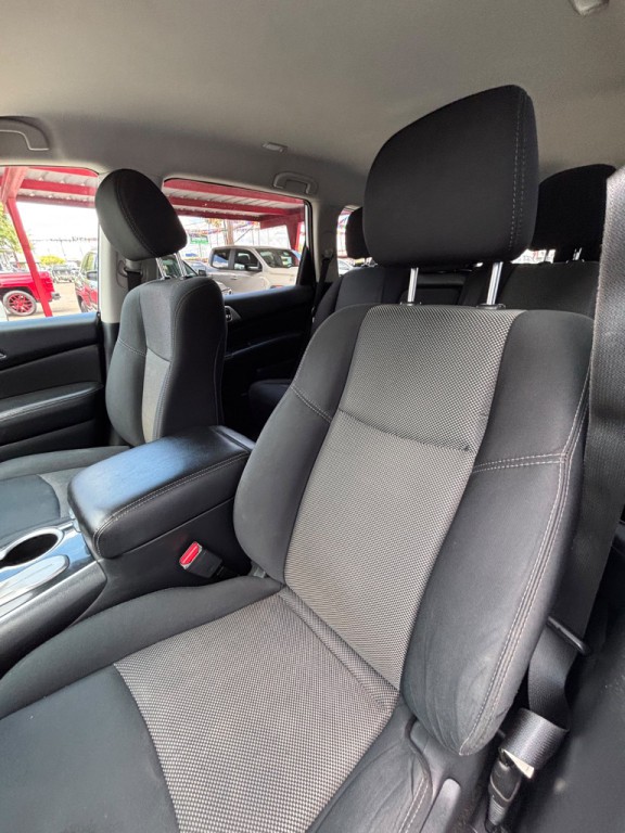 2018 Nissan Pathfinder Image 9