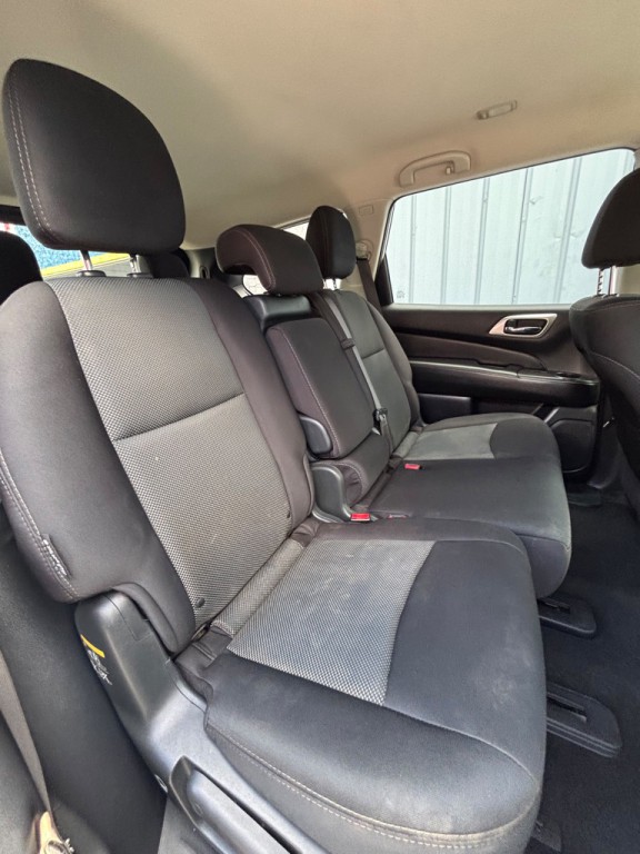 2018 Nissan Pathfinder Image 16