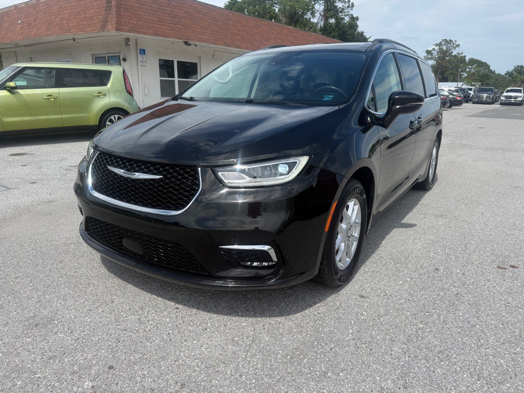 2022 Chrysler Pacifica Image 8
