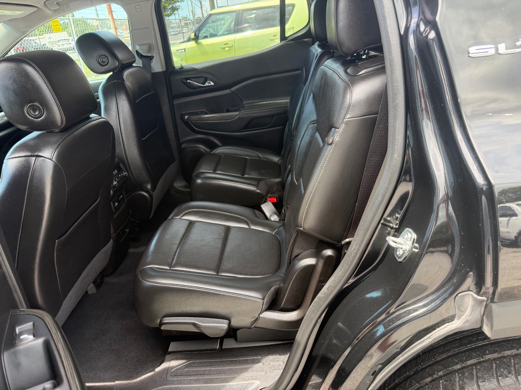 2023 GMC Acadia Image 13
