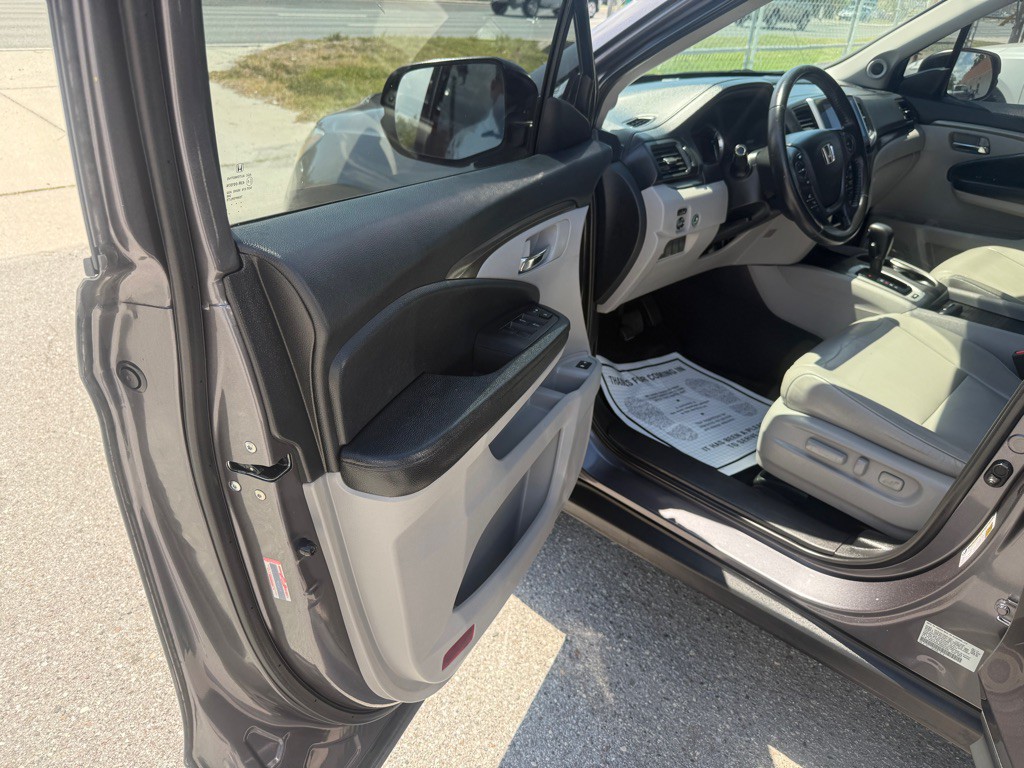 2017 Honda Pilot Image 12