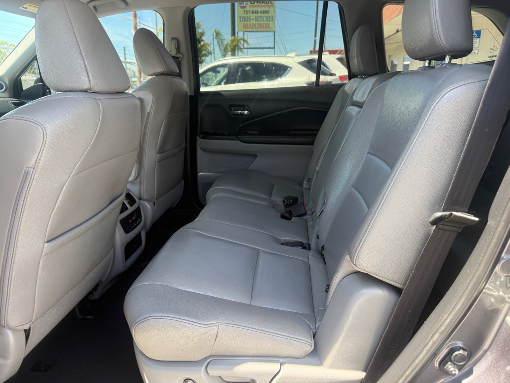 2017 Honda Pilot Image 13