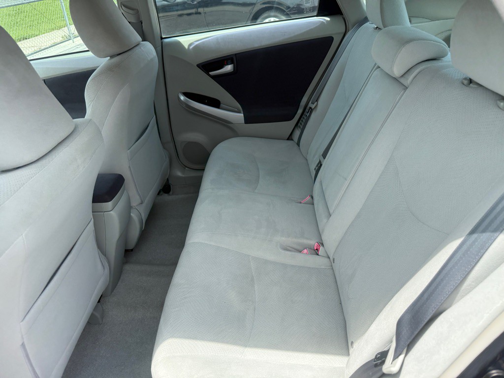 2010 Toyota Prius Image 13