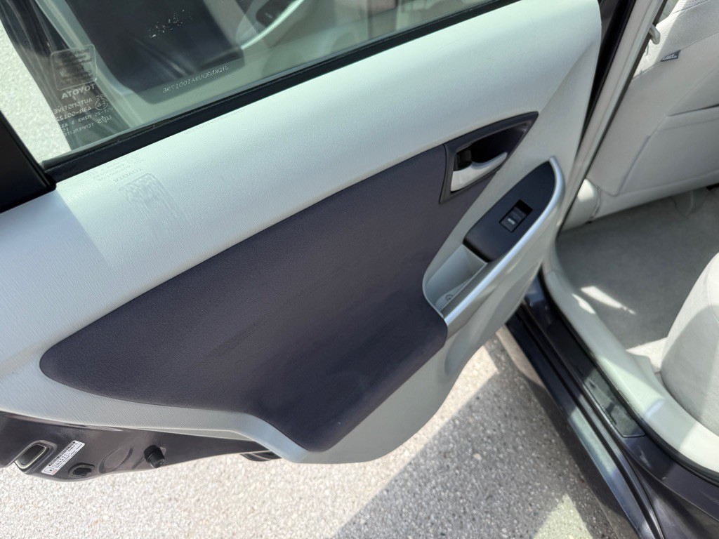 2010 Toyota Prius Image 14