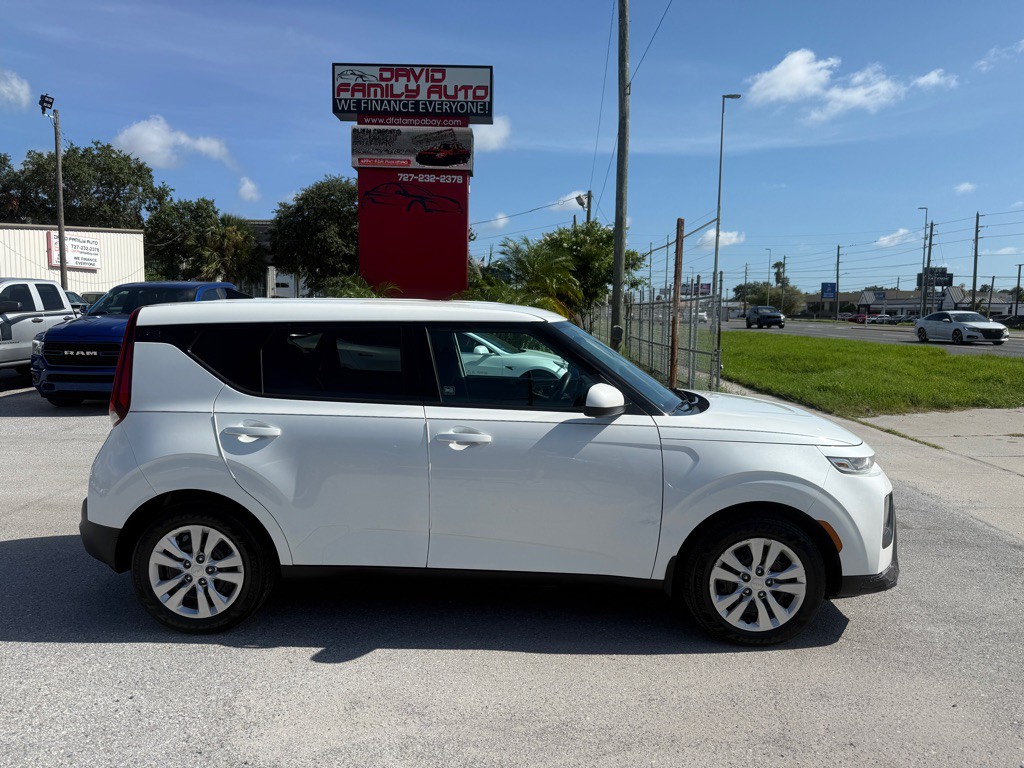 2022 Kia Soul Image 3