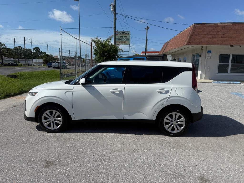 2022 Kia Soul Image 7