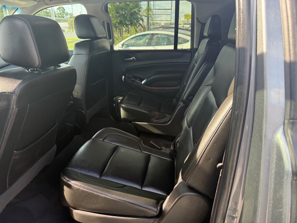 2019 Chevrolet Suburban Image 13