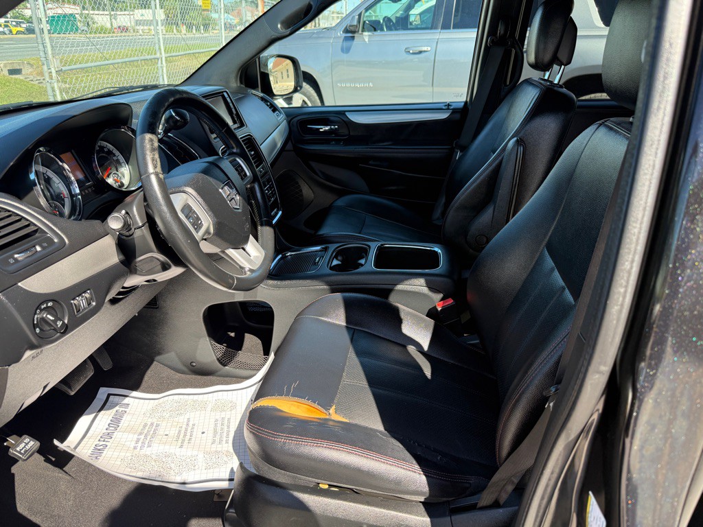 2016 Dodge Grand Caravan Image 11