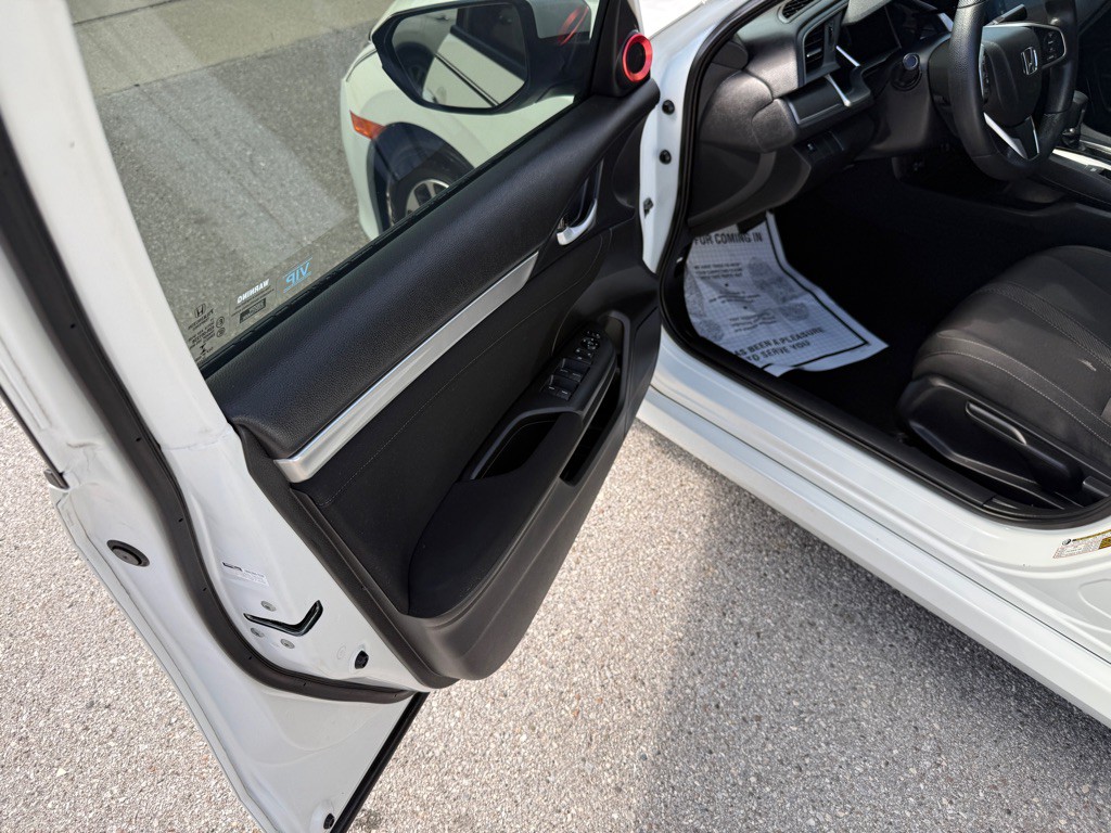 2018 Honda Civic Image 12